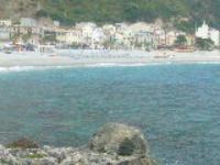 Lungomare di Scilla visto da uno scoglio