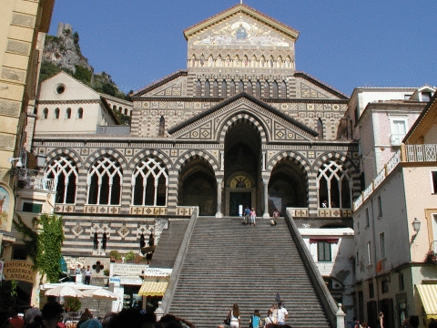 Duomo S.Andrea di Amalfi da lontano